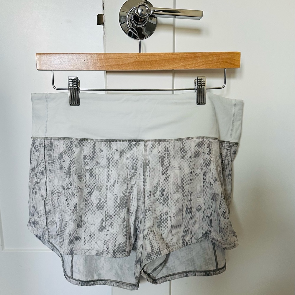 Lululemon Women's Gray Patterned Shorts